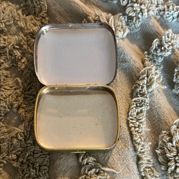 RCA Victor "His Master's Voice" tin featuring the famous dog "Nipper" logo. - Picture 3 of 3